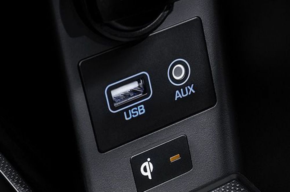 Lidhja (USB/AUX)